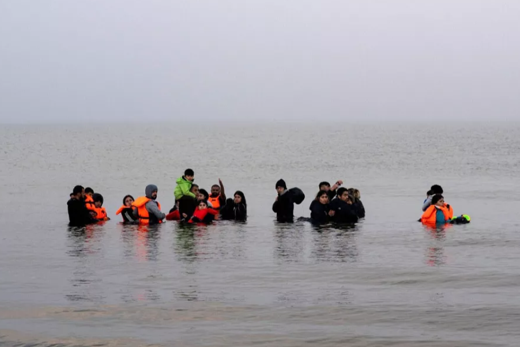 Canal da Mancha Registra Ano Mais Letal para Migrantes: Uma Tragédia Humanitária em Escala Crescente